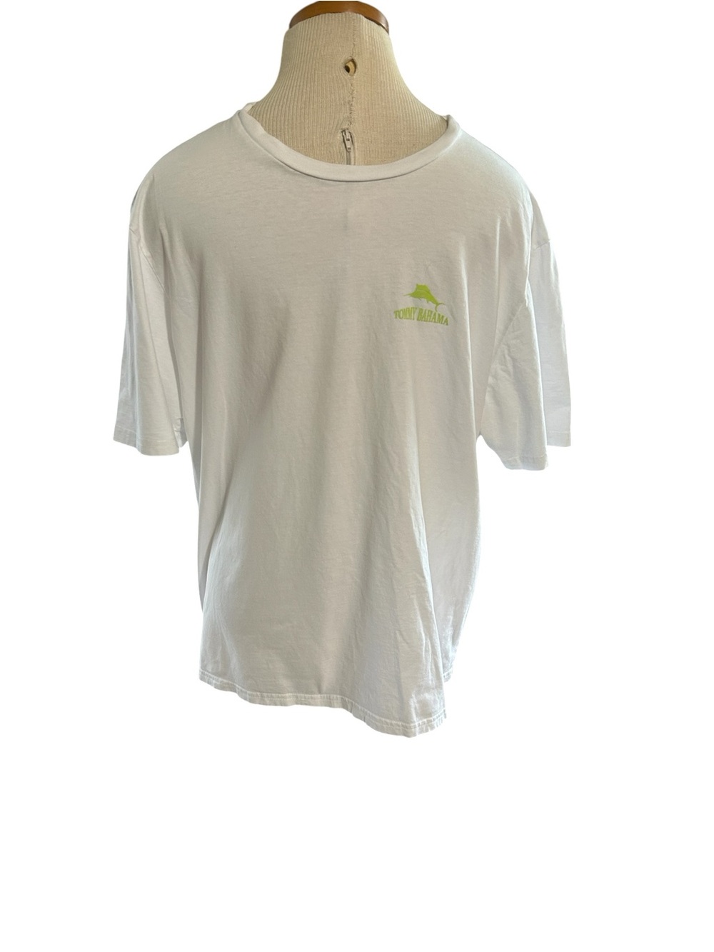 Tommy Bahama Tennis
Anyone? Pineapple
Graphic Tee
Medium - Picture 3 of 10